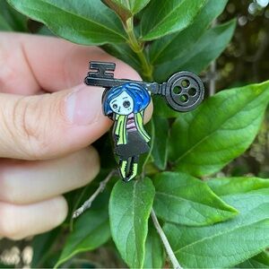 Gothic Coraline Pin hold the key great detailing and design NWT
